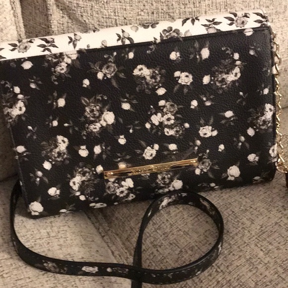 Betsey Johnson black white floral bow crossbody - Picture 7 of 8